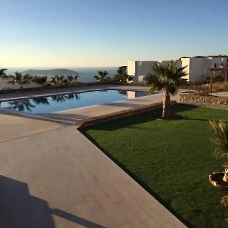 Appartement Sleeps 4 With Pool And Air Con Ortakent